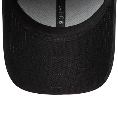 Pictured is this Manchester United FC Stripe 9FORTY in black. 5