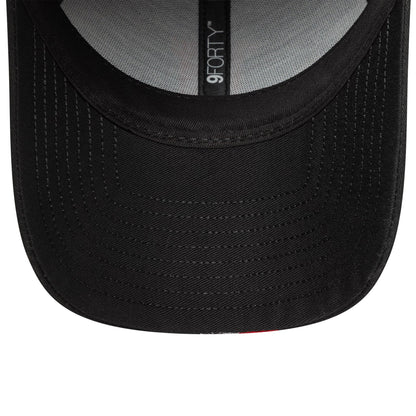 Pictured is this Manchester United FC Stripe 9FORTY in black. 5