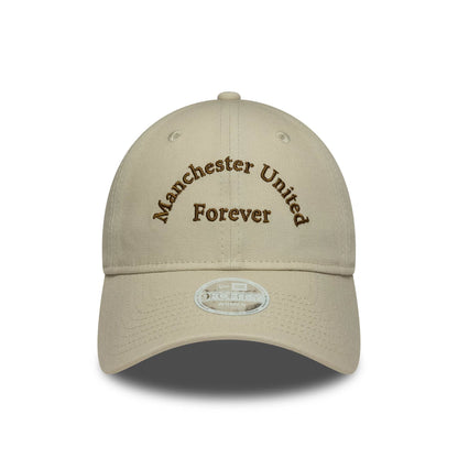 Pictured is this Womens Wordmark Manchester United FC 9FORTY in Cream. 2