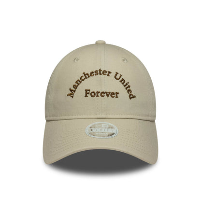Pictured is this Womens Wordmark Manchester United FC 9FORTY in Cream. 2