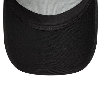 Pictured is this Chelsea FC Lion Crest Patch 9FORTY A-Frame Trucker in black. 5