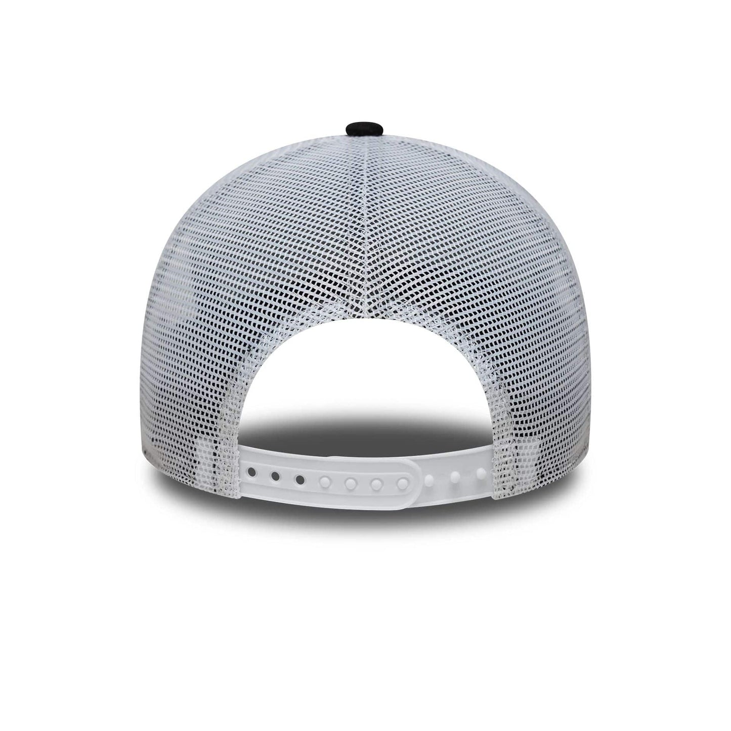 Pictured is this Visa Cash App Racing Bulls 9FORTY E-Frame Trucker in black. 4