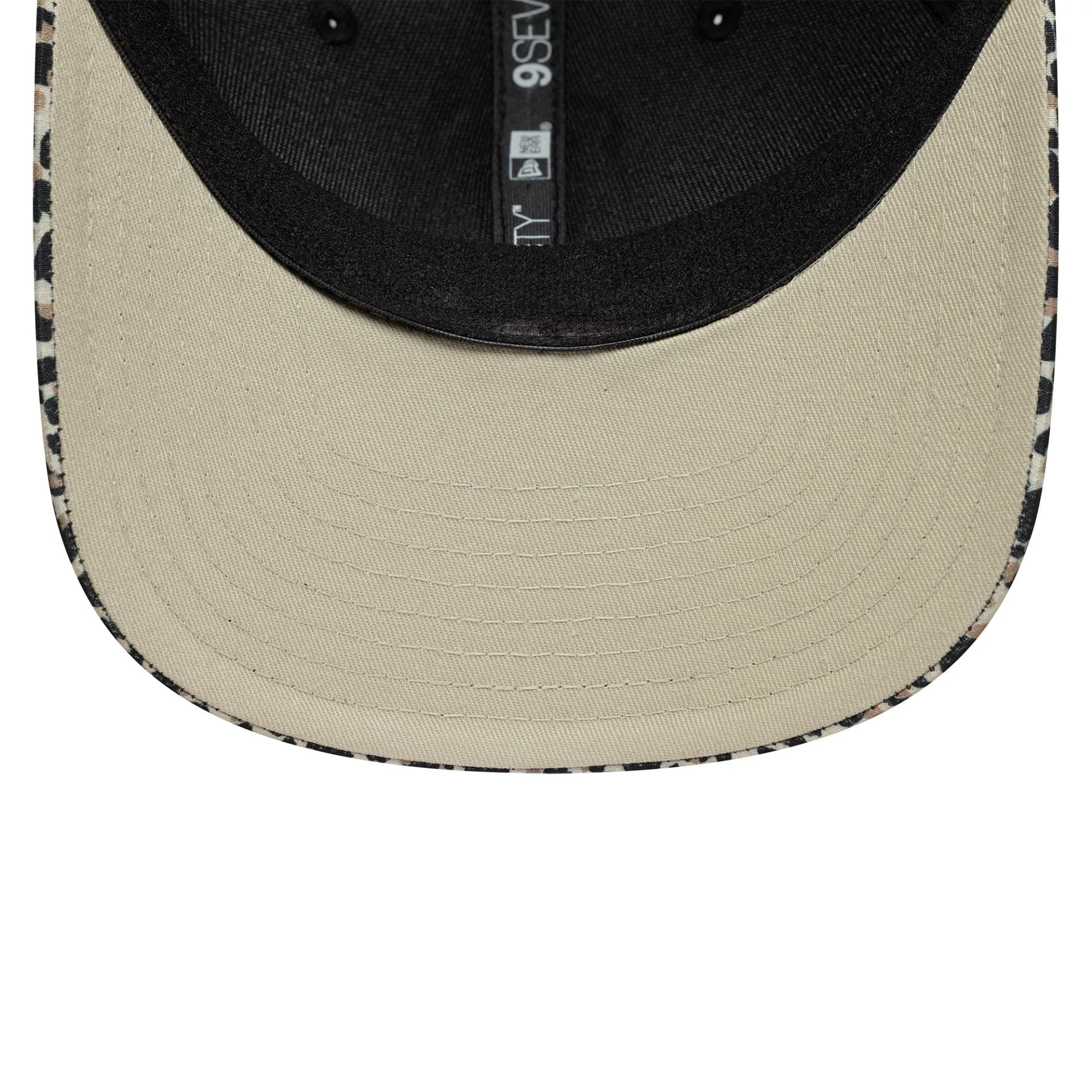 Pictured is this Leopard Visa Cash App Racing Bulls 9SEVENTY Stretch Snap in light beige. 5