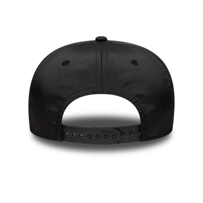 Pictured is this AS Roma Flawless Pin 9SEVENTY Stretch Snap in black. 4