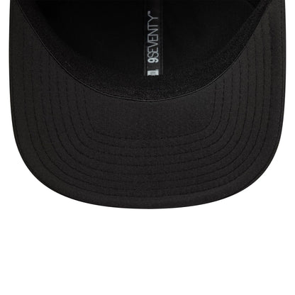 Pictured is this AS Roma Flawless Pin 9SEVENTY Stretch Snap in black. 5