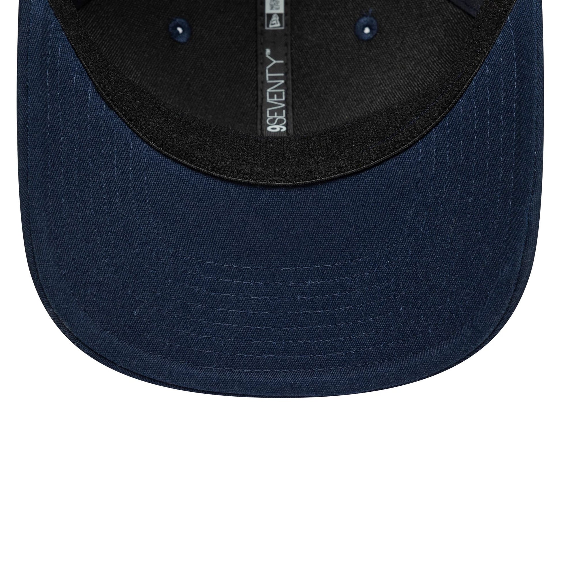 Pictured is this Alpine Racing 9SEVENTY Stretch Snap in navy. 5