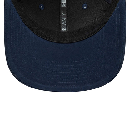 Pictured is this Alpine Racing 9SEVENTY Stretch Snap in navy. 5