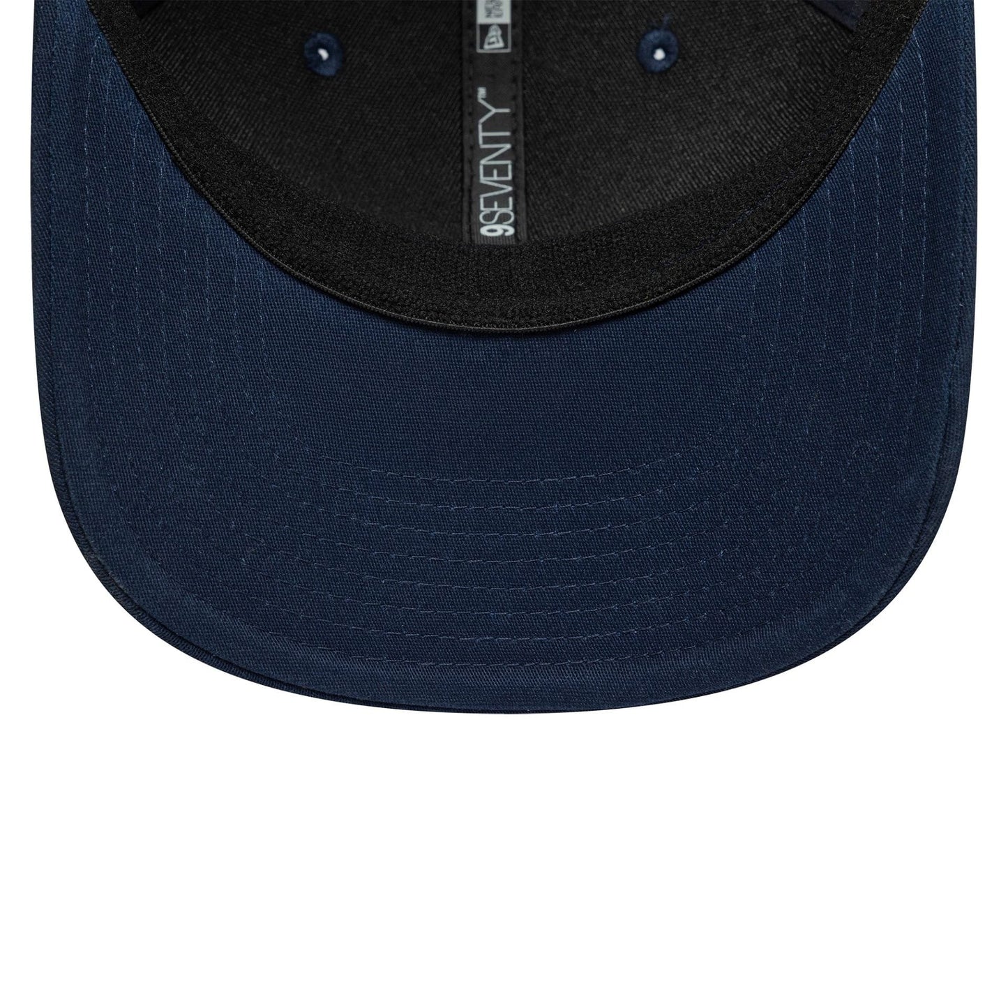 Pictured is this Alpine Racing 9SEVENTY Stretch Snap in navy. 5