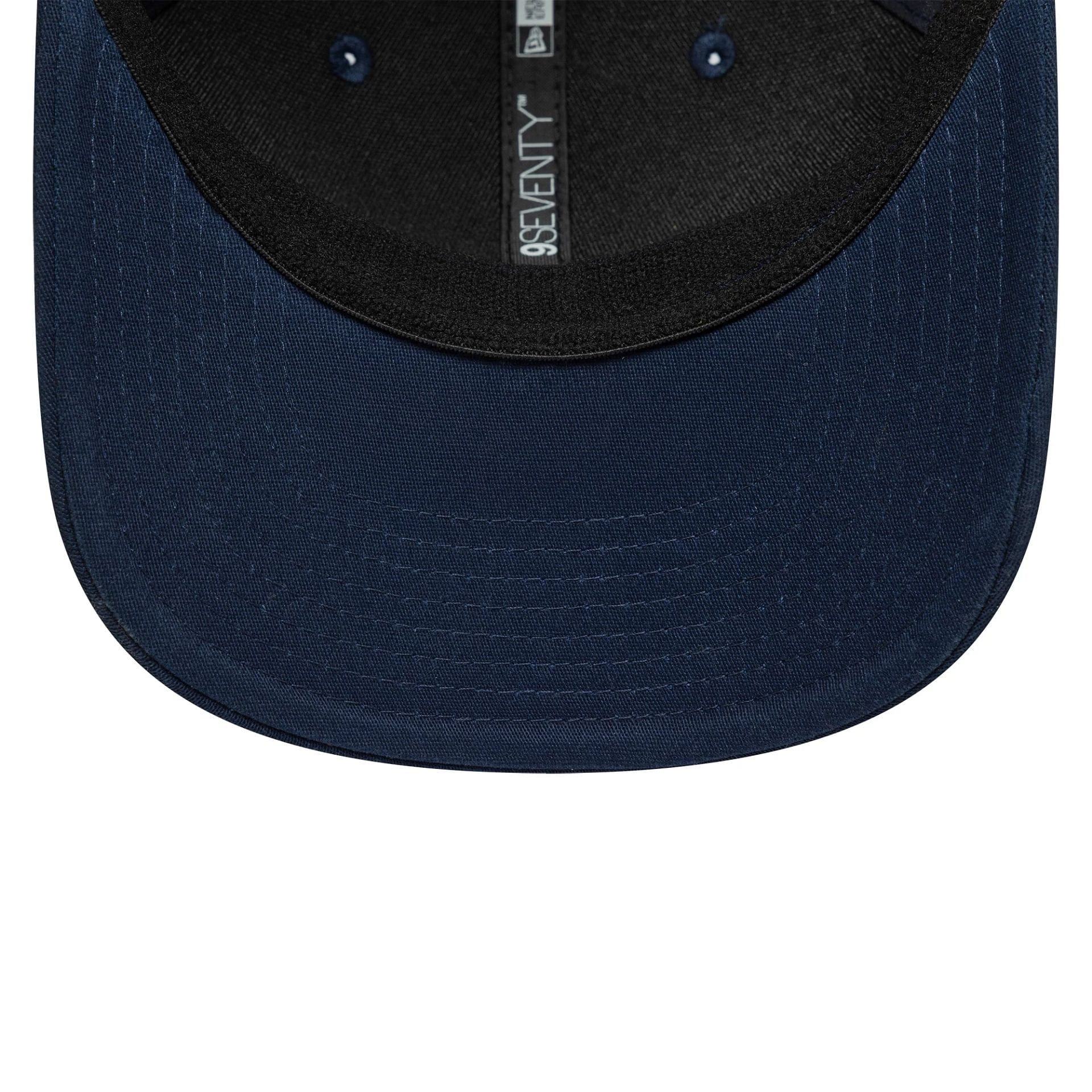 Pictured is this Alpine Racing 9SEVENTY Stretch Snap in navy. 5