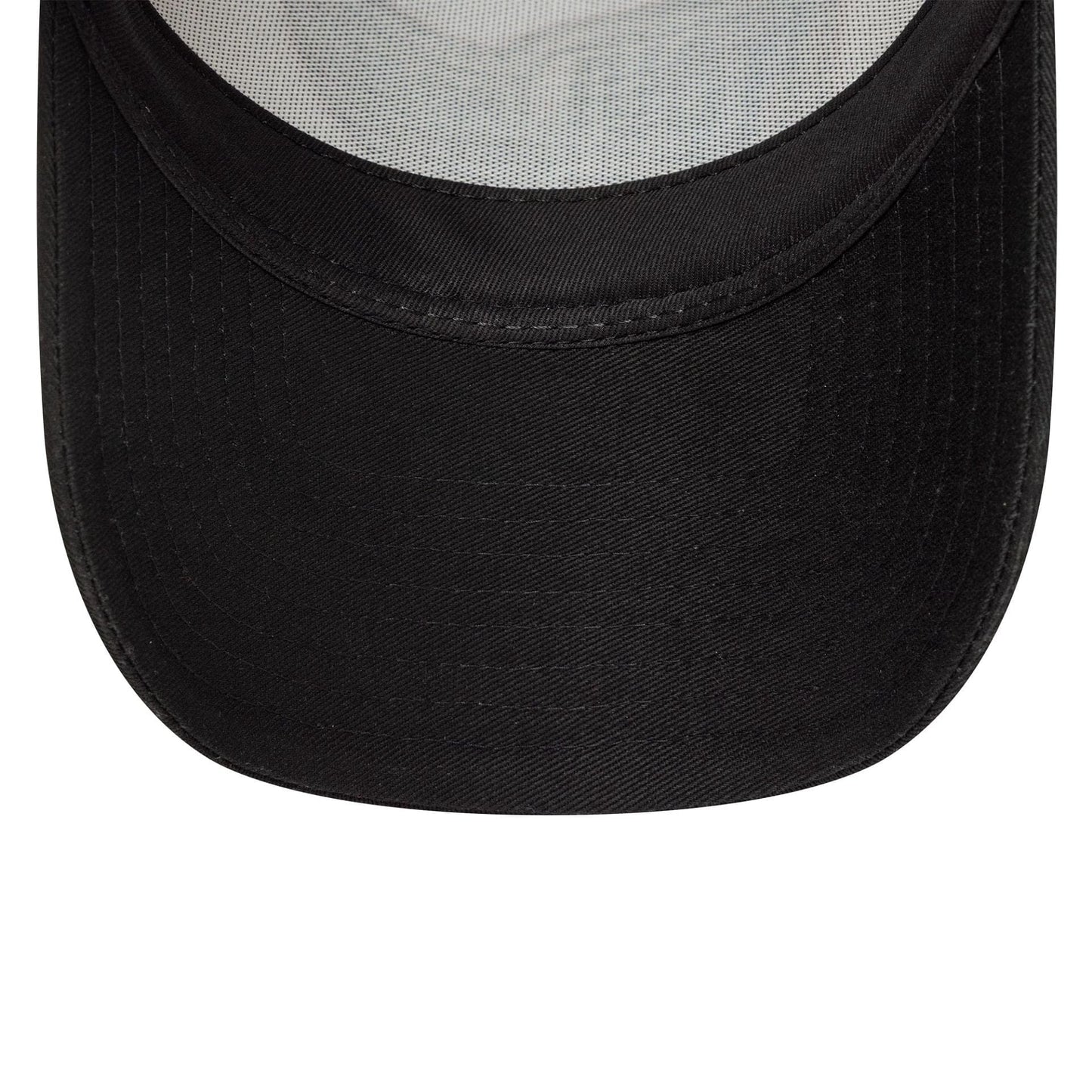 Pictured is this Flag Stade Toulousain 9FORTY E-Frame Trucker in white. 5
