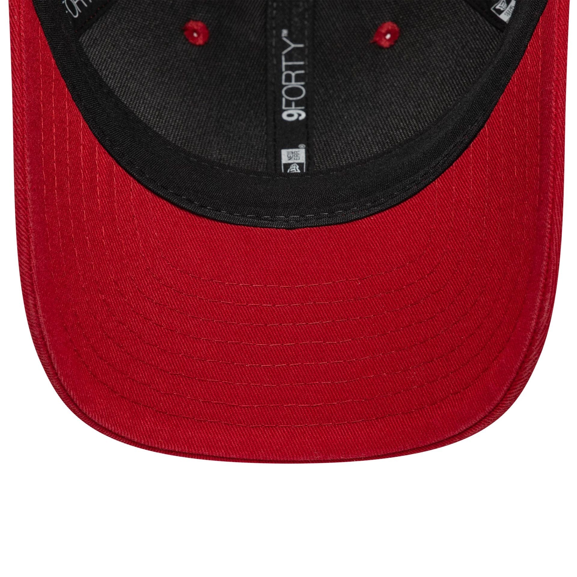 Pictured is this 80th Year Vespa 9FORTY M-Crown in dark red. 6