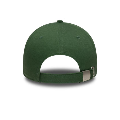Pictured is this Essential Vespa 9FORTY in dark green. 4