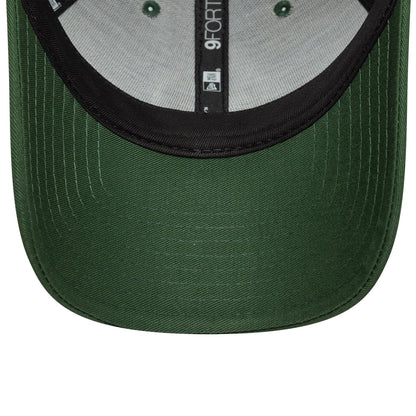 Pictured is this Essential Vespa 9FORTY in dark green. 5