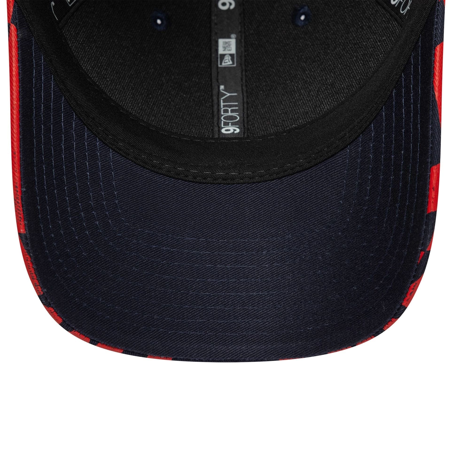 Pictured is this Visor Print Red Bull Racing 9FORTY M-Crown in dark blue. 5