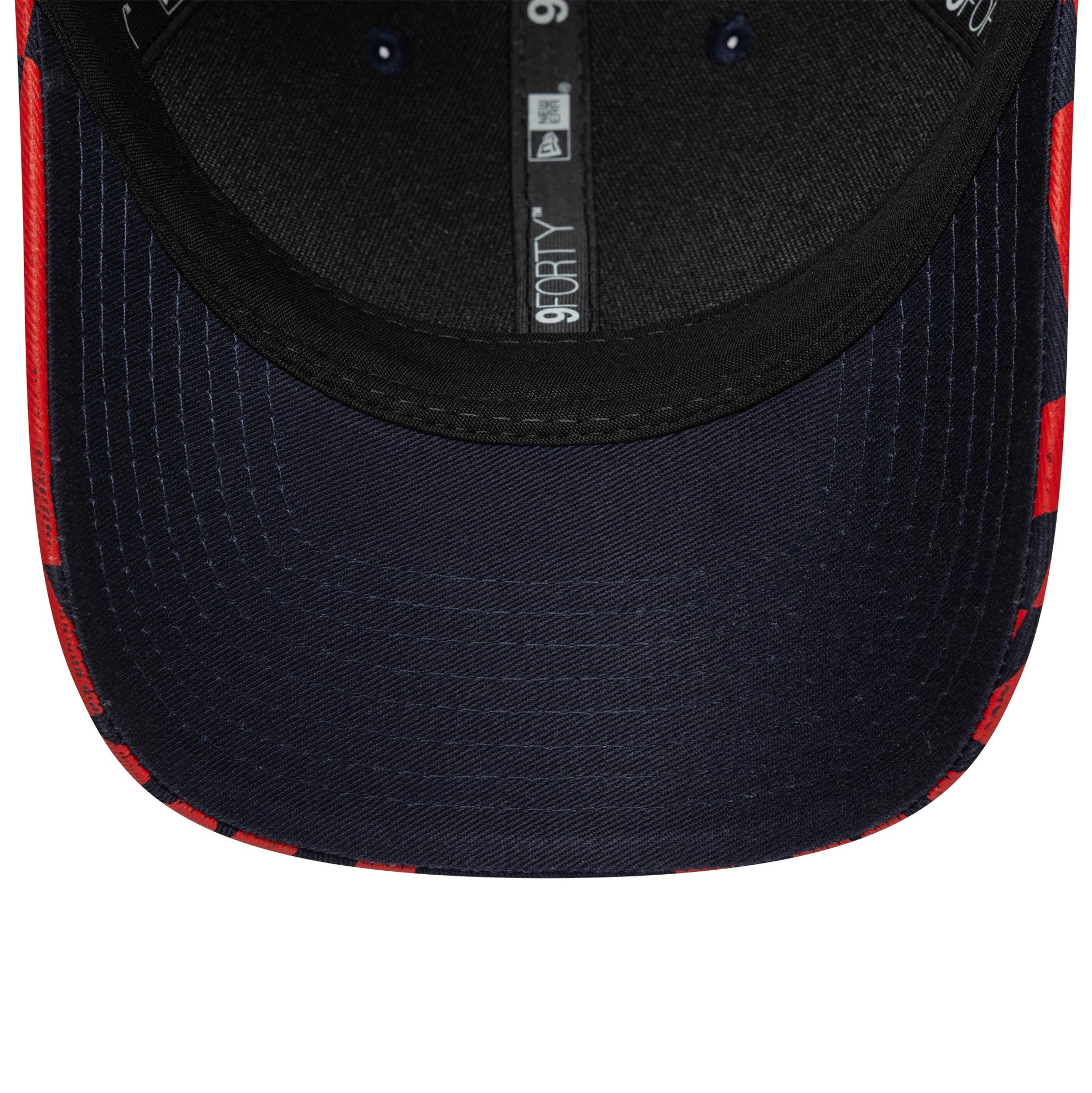 Pictured is this Visor Print Red Bull Racing 9FORTY M-Crown in dark blue. 5