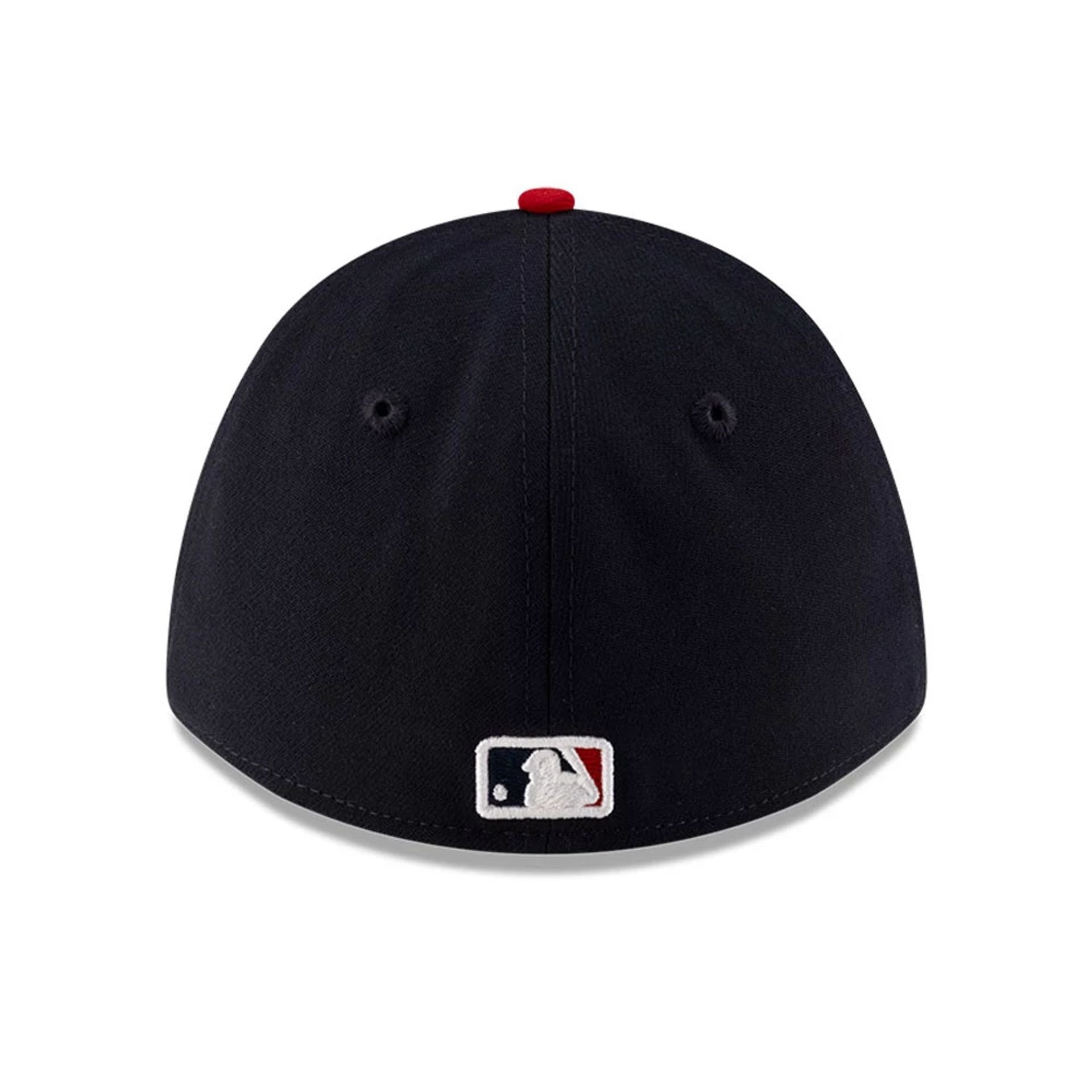 Pictured is this MLB Player Replica Atlanta Braves 39THIRTY M-Crown Stretch Fit cap in navy. 4