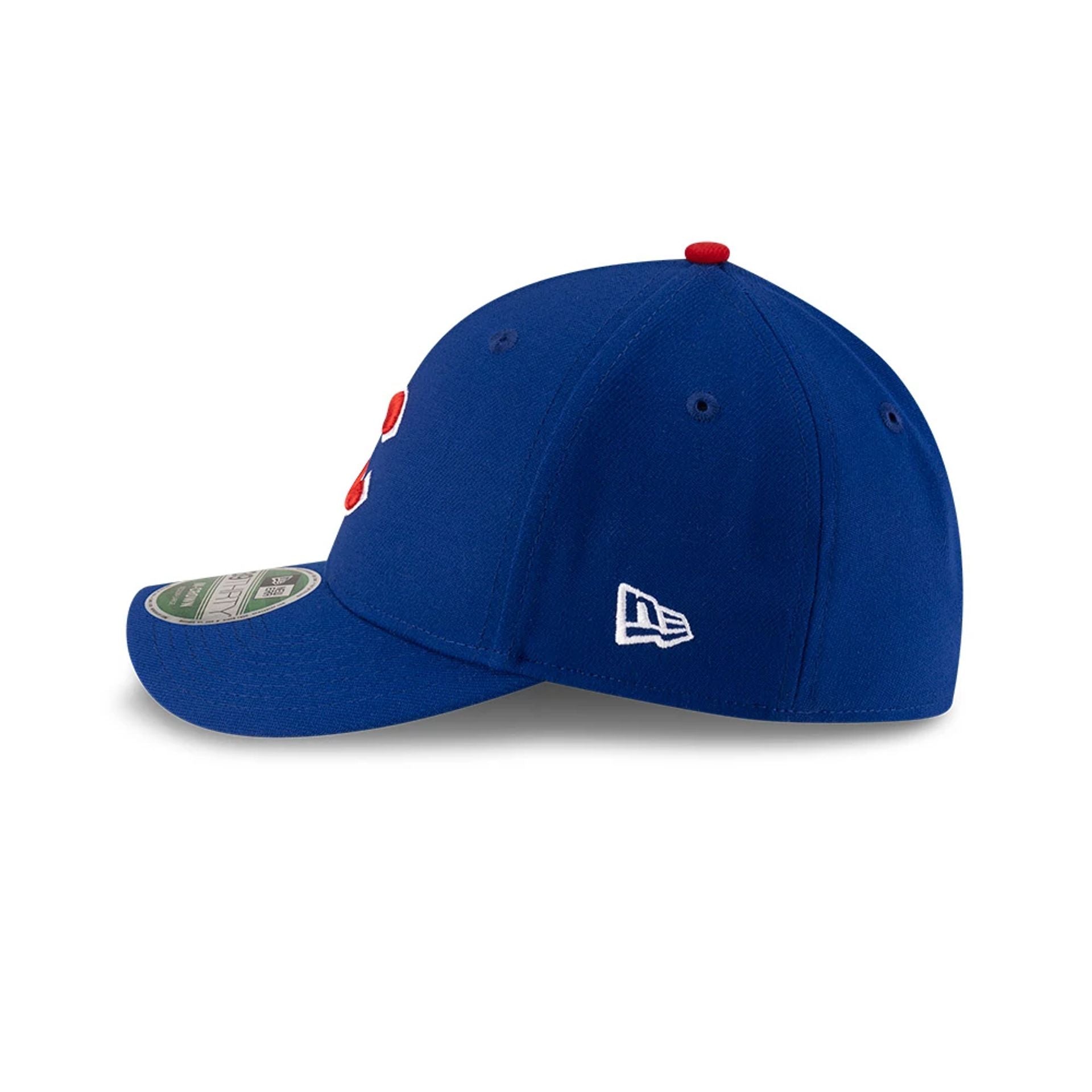 Pictured is this MLB Player Replica Chicago Cubs 39THIRTY M-Crown Stretch Fit cap in blue. 5