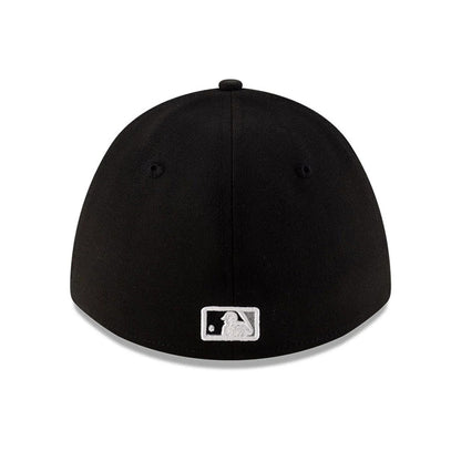 Pictured is this MLB Player Replica Chicago White Sox 39THIRTY M-Crown Stretch Fit cap in black. 4