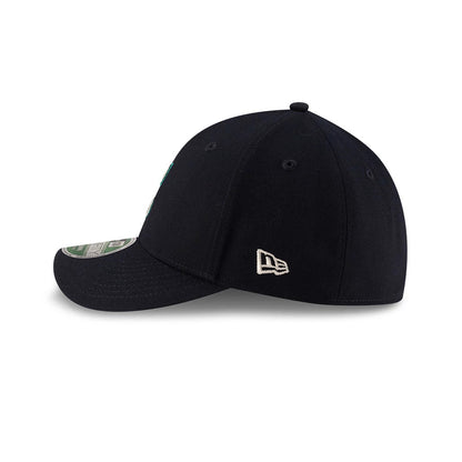 Pictured is this MLB Player Replica Seattle Mariners 39THIRTY M-Crown Stretch Fit cap in navy. 5