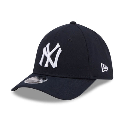 Pictured is this MLB New York Yankees 39THIRTY M-Crown Stretch Fit cap in navy. 1
