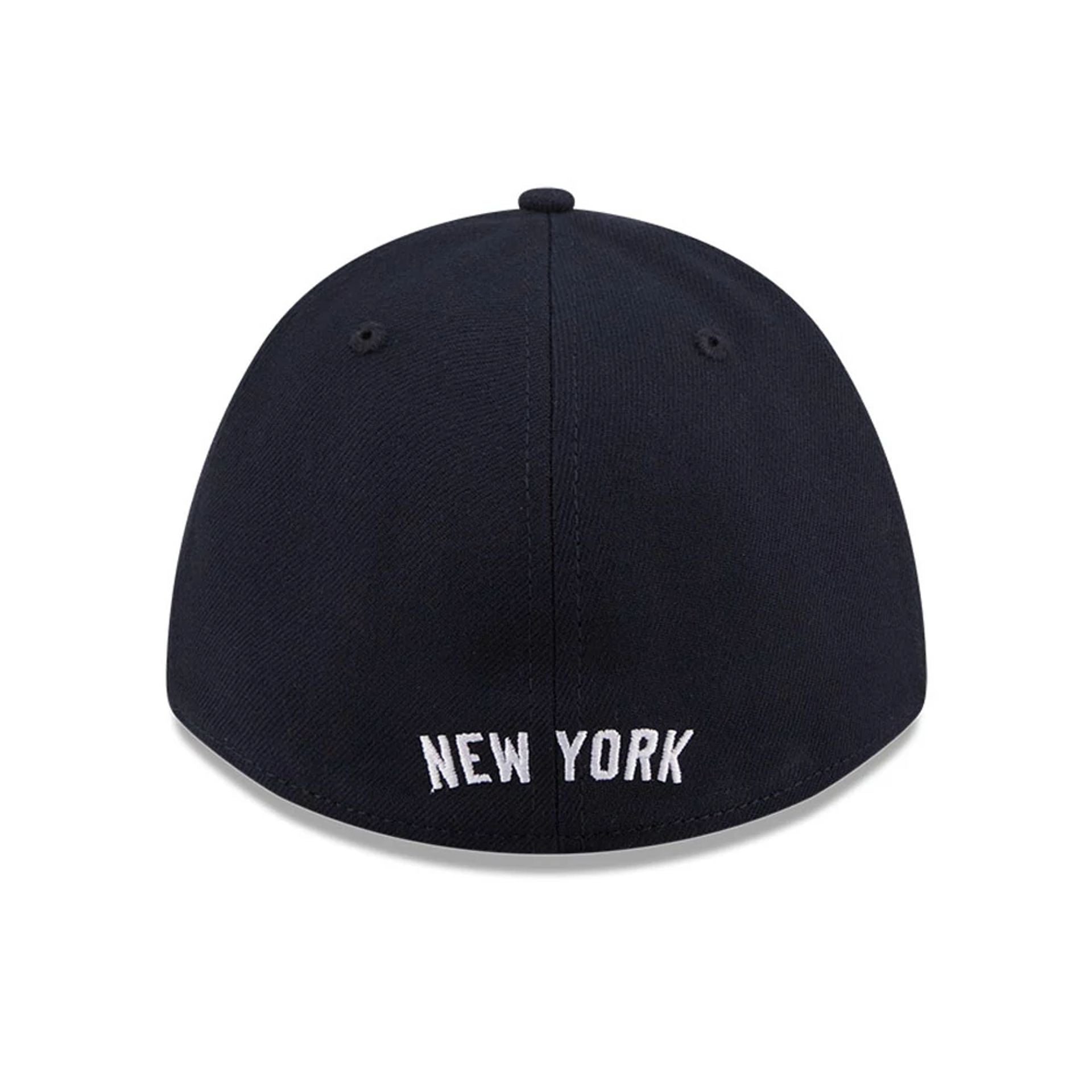 Pictured is this MLB New York Yankees 39THIRTY M-Crown Stretch Fit cap in navy. 5