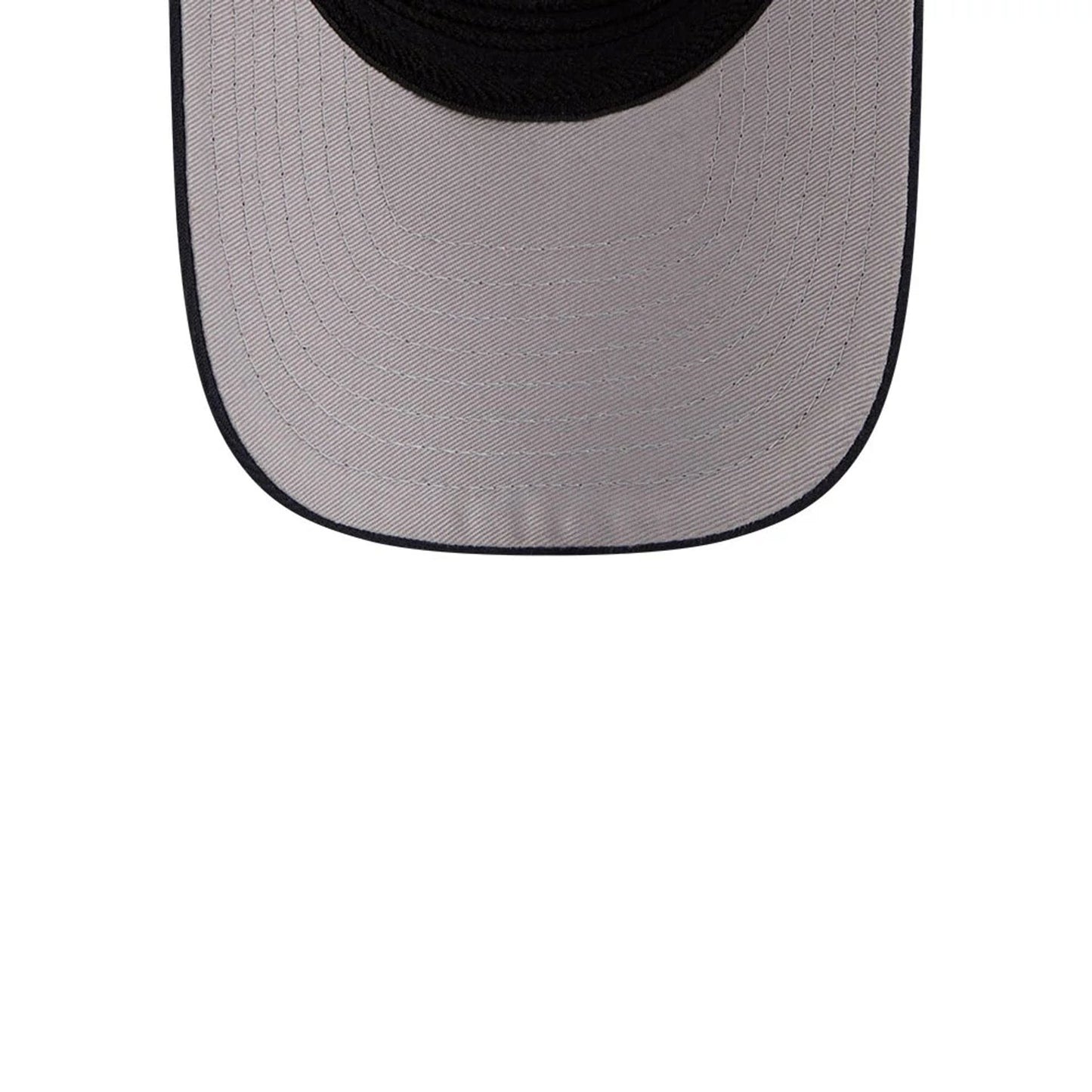 Pictured is this MLB New York Yankees 39THIRTY M-Crown Stretch Fit cap in navy. 2