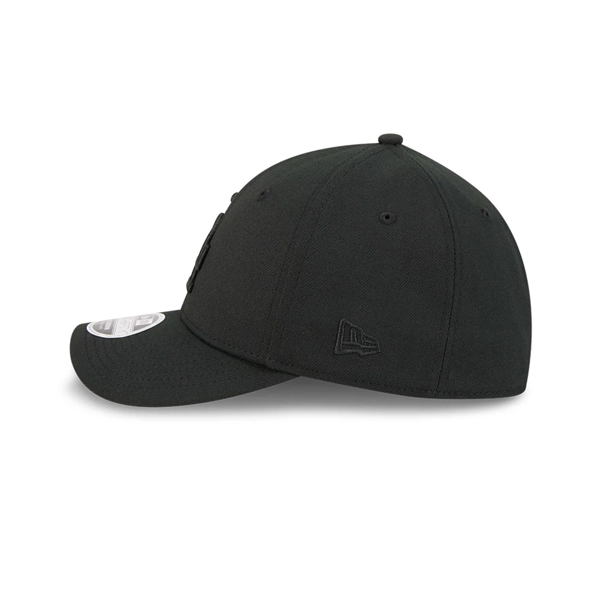 Pictured is this MLB Outline LA Dodgers 39THIRTY M-Crown Stretch Fit cap in black. 6