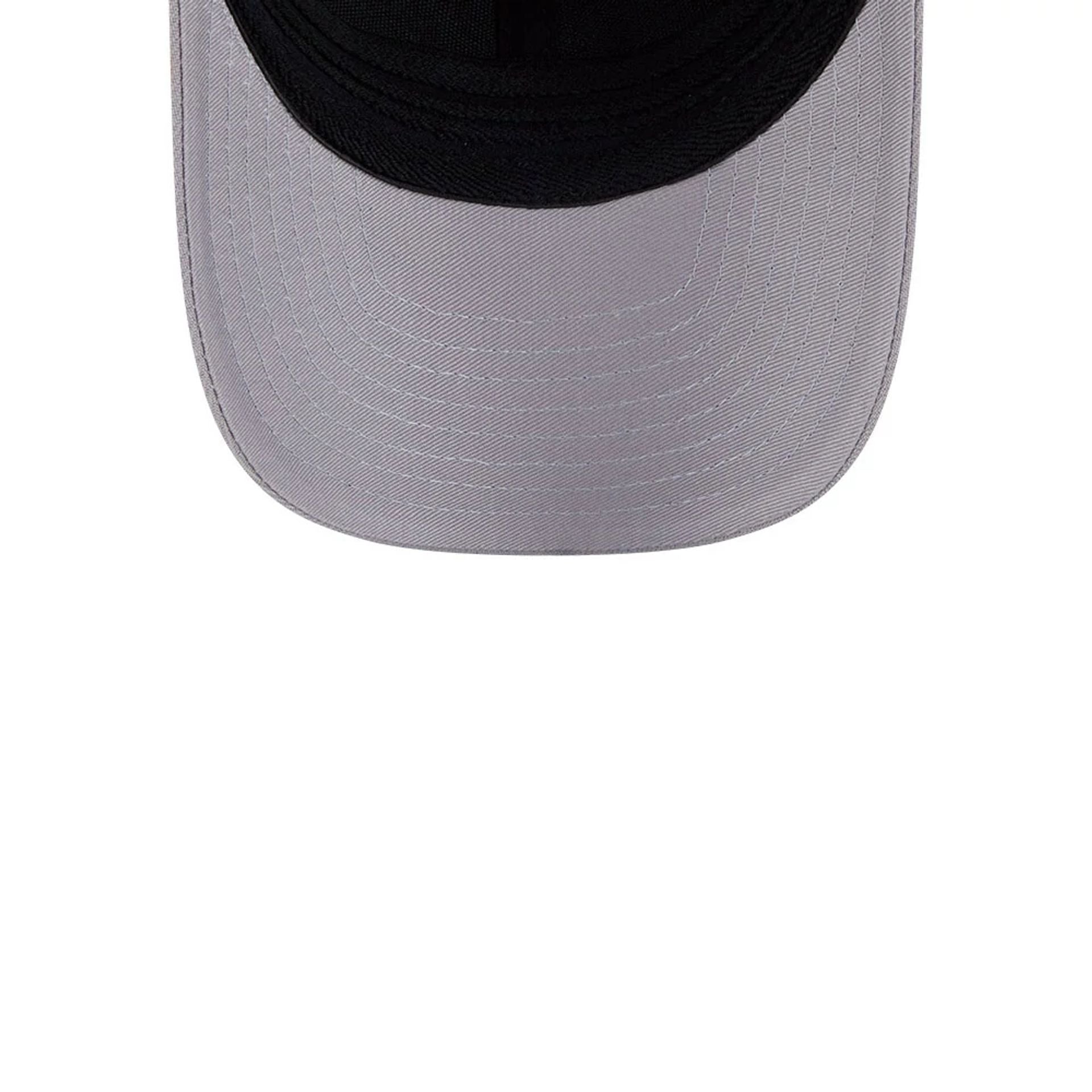 Pictured is this MLB Atlanta Braves 39THIRTY M-Crown Stretch Fit cap in grey. 7
