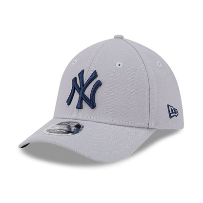 Pictured is this MLB New York Yankees 39THIRTY M-Crown Stretch Fit cap in grey. 1