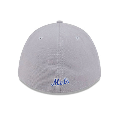 Pictured is this MLB New York Mets 39THIRTY M-Crown Stretch Fit cap in grey. 4