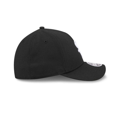 Pictured is this MLB Chicago White Sox 39THIRTY M-Crown A-Frame Stretch Fit cap in black. 7