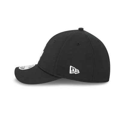 Pictured is this MLB LA Dodgers 39THIRTY M-Crown Stretch Fit cap in black. 6