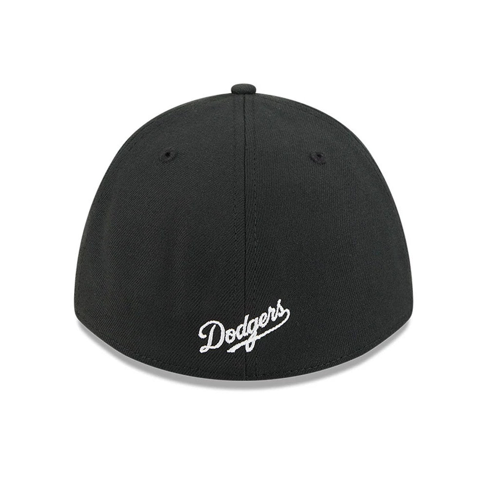 Pictured is this MLB LA Dodgers 39THIRTY M-Crown Stretch Fit cap in black. 5