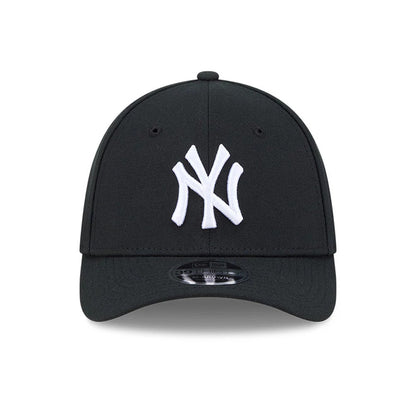Pictured is this MLB New York Yankees 39THIRTY M-Crown Stretch Fit cap in black. 3