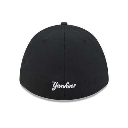 Pictured is this MLB New York Yankees 39THIRTY M-Crown Stretch Fit cap in black. 5