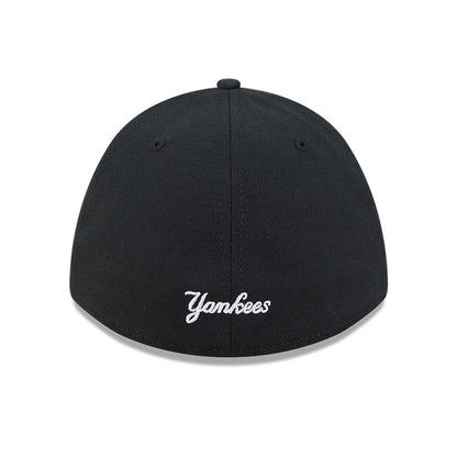 Pictured is this MLB New York Yankees 39THIRTY M-Crown Stretch Fit cap in black. 5