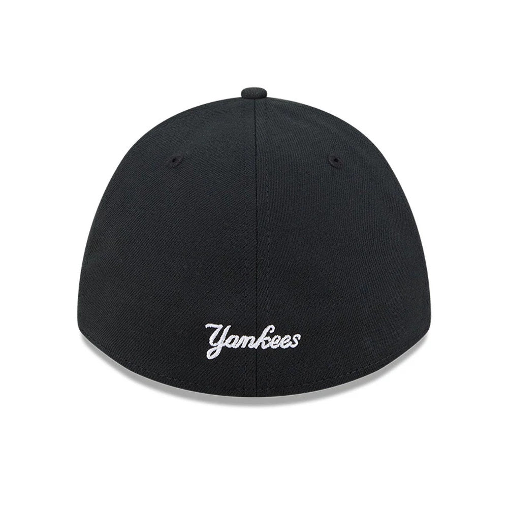 Pictured is this MLB New York Yankees 39THIRTY M-Crown Stretch Fit cap in black. 5