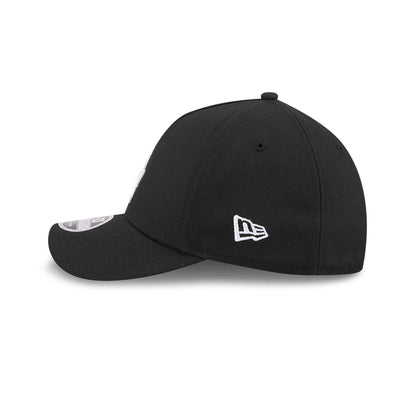 Pictured is this MLB LA Dodgers 39THIRTY M-Crown A-Frame Stretch Fit cap in black. 6