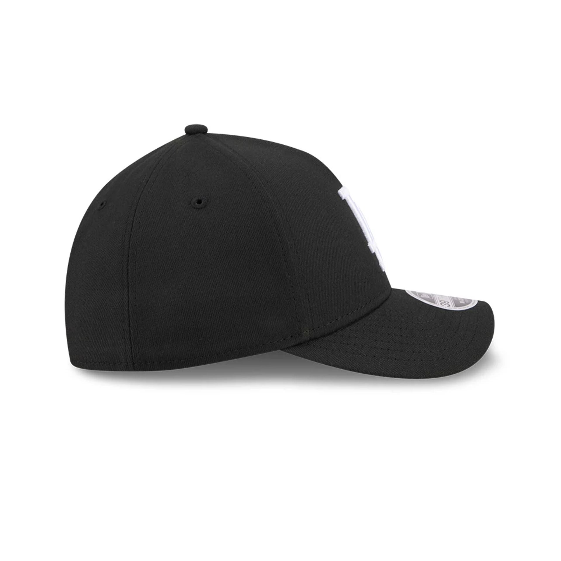 Pictured is this MLB LA Dodgers 39THIRTY M-Crown A-Frame Stretch Fit cap in black. 7