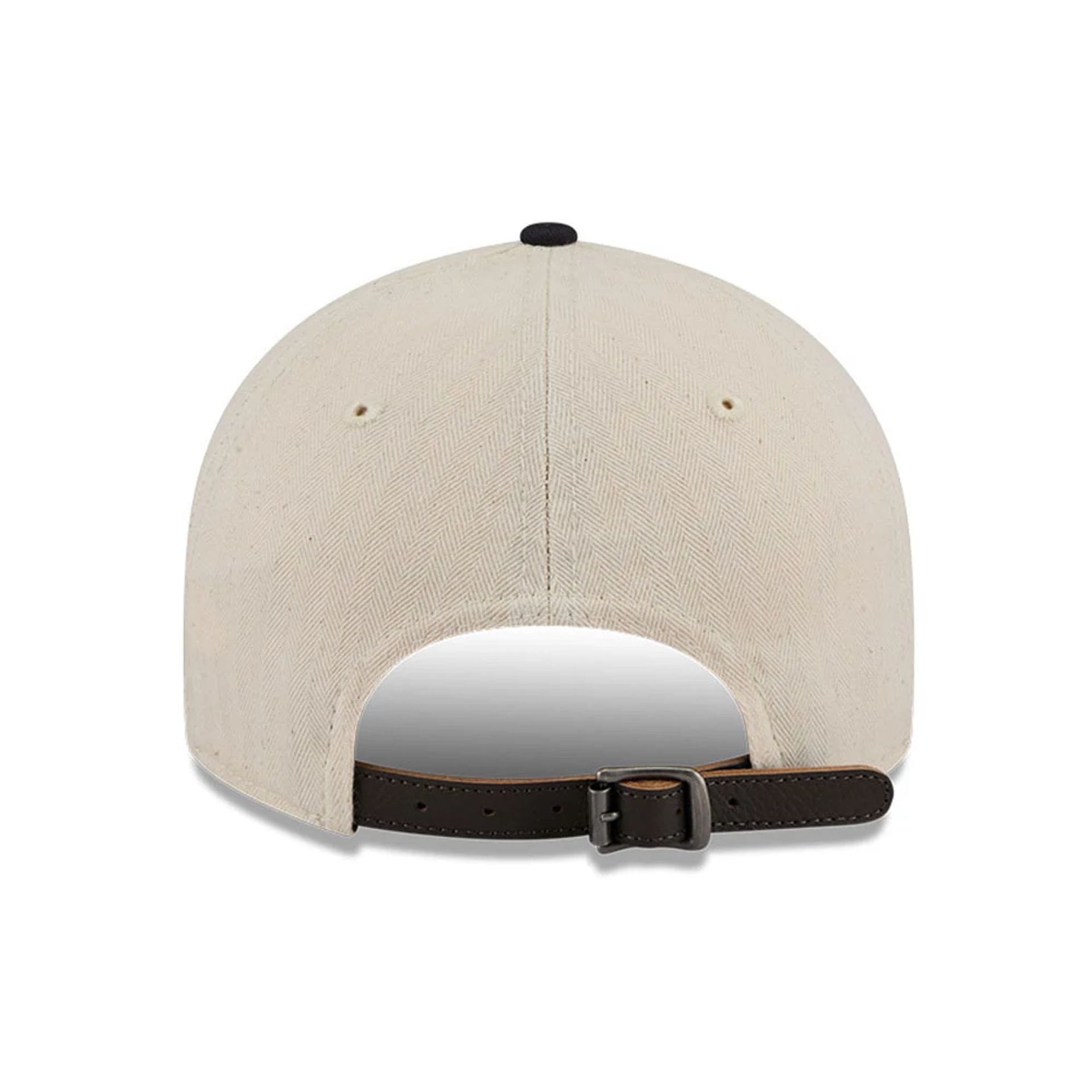 This is a Atlanta Braves MLB Americana Herringbone White Retro Crown 9FIFTY Adjustable Cap 3