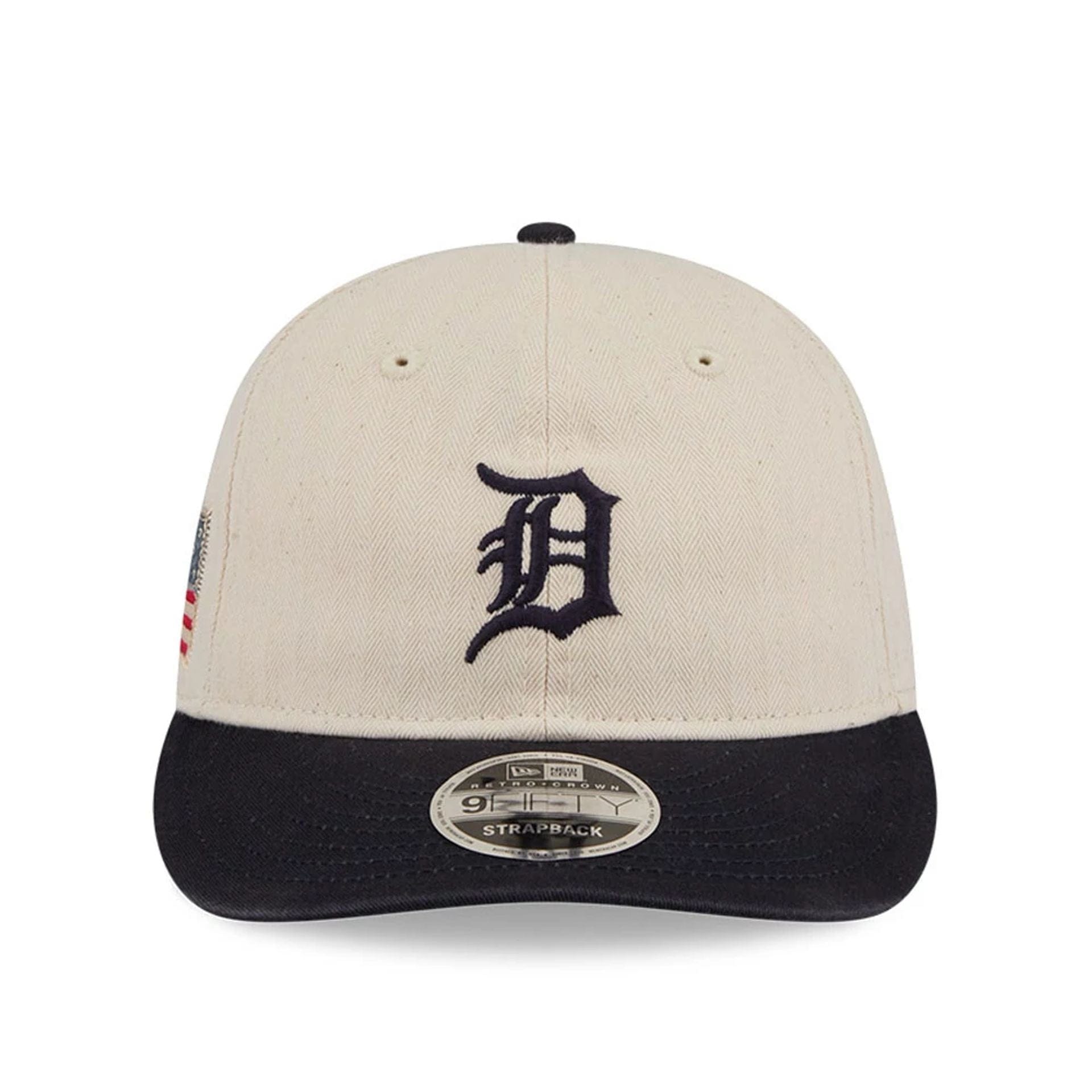 This is a Detroit Tigers MLB Americana Herringbone White Retro Crown 9FIFTY Adjustable Cap 4