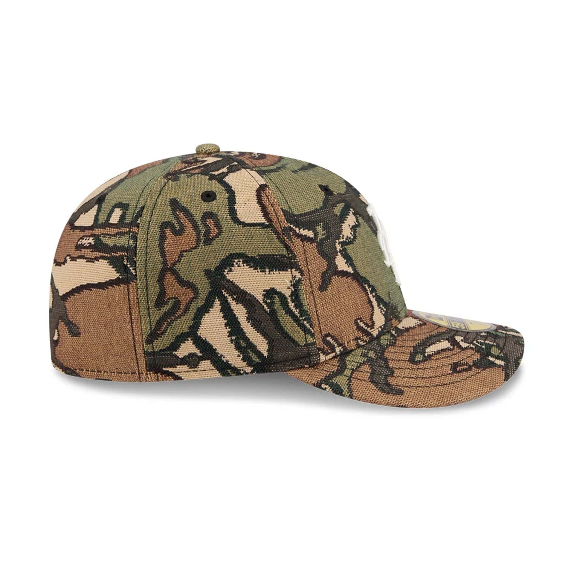 This is a New York Mets MLB Jacquard Camo 59FIFTY Fitted Cap 6