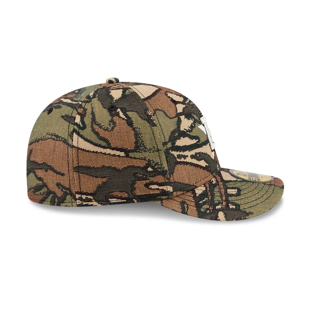 Houston Astros MLB Jacquard Camo New Era 59FIFTY Fitted Cap, side view showing the embroidered New Era flag logo on the left side of the structured camo crown and the flat visor with a gold 59FIFTY size sticker.