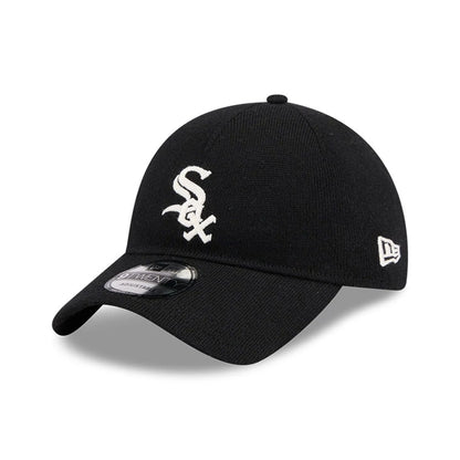 This is a Chicago White Sox MLB Merino Wool Black 9TWENTY Adjustable Cap 1