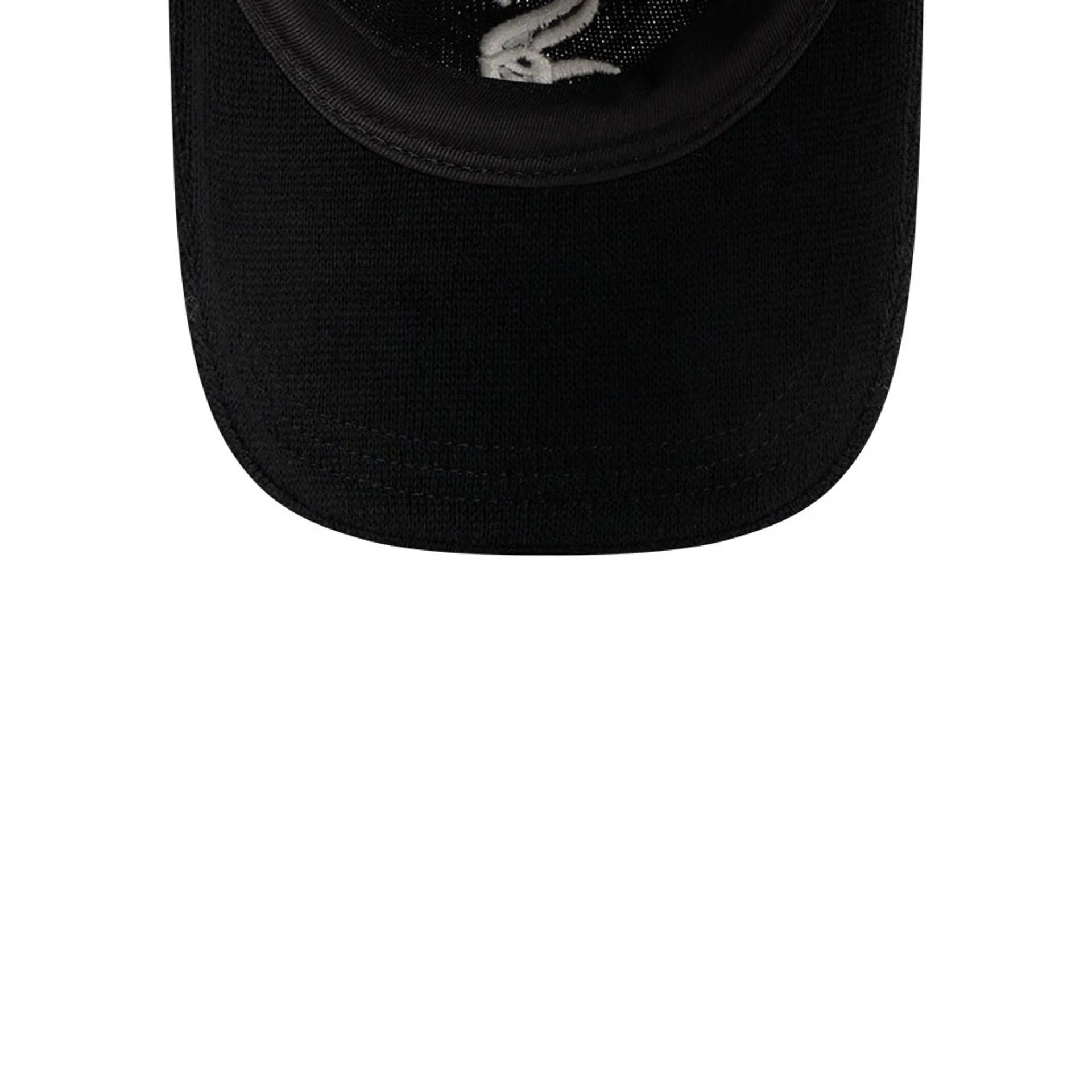 This is a Chicago White Sox MLB Merino Wool Black 9TWENTY Adjustable Cap 6