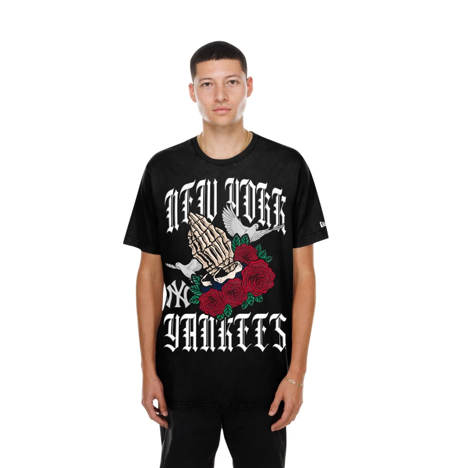 The model is wearing this MLB Script Graphic New York Yankees T-Shirt in black. 1