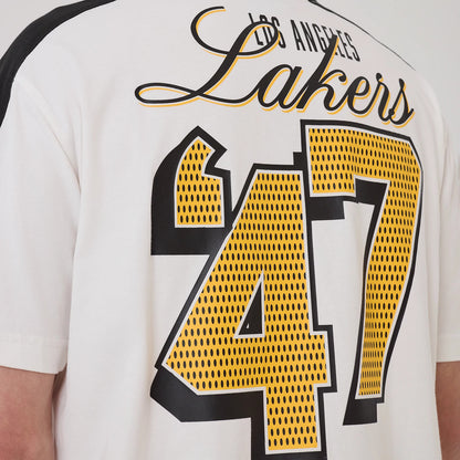 The model is wearing this NBA Sport Classic LA Lakers T-Shirt in white. 7