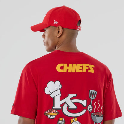 The model is wearing this NFL Graphic Kansas City Chiefs T-Shirt in red. 6