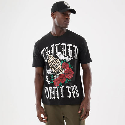 The model is wearing this MLB Script Graphic Chicago White Sox T-Shirt in black. 1
