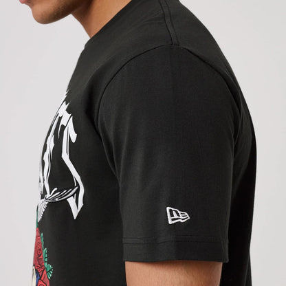 The model is wearing this MLB Script Graphic LA Dodgers T-Shirt in black. 6